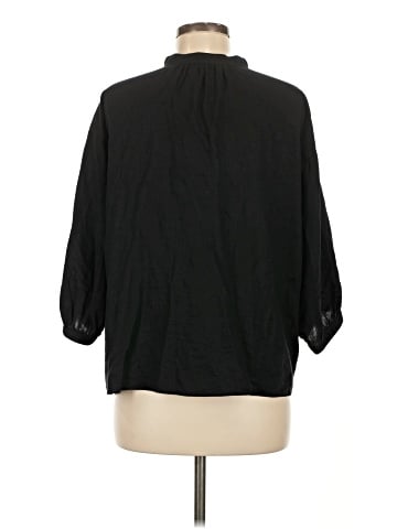 Uniqlo 3/4 Sleeve Button-Down Shirt (view 2)