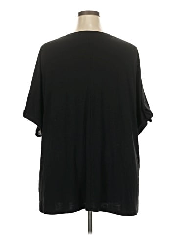 BLOOMCHIC Short Sleeve T-Shirt (view 2)