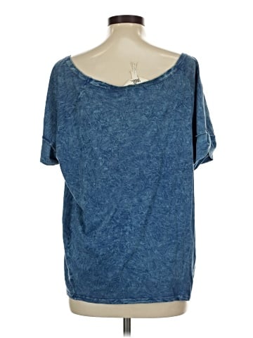 Black Poppy Short Sleeve T-Shirt (view 2)