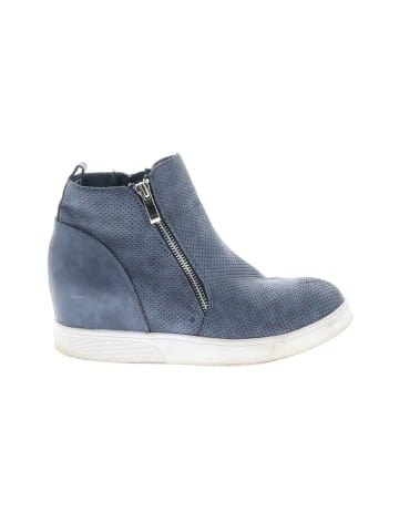 Journee Collection Ankle Boots (view 1)
