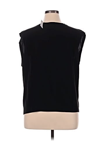 Tiny Sleeveless Top (view 2)