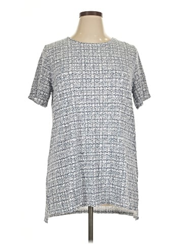 Liz Claiborne Short Sleeve T-Shirt (view 1)
