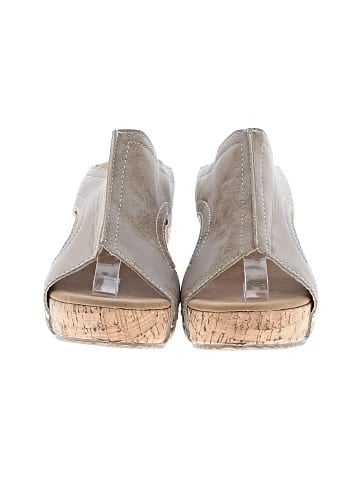 Unbranded Wedges (view 2)