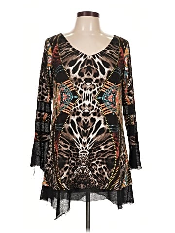 Eva Varro 3/4 Sleeve T-Shirt (view 1)