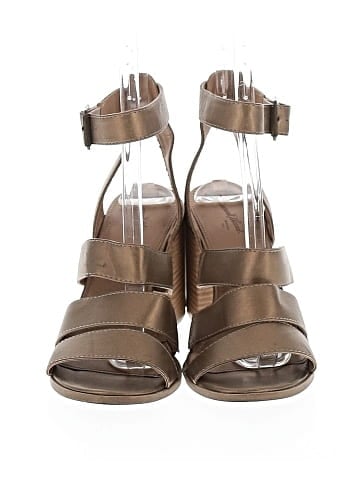 Universal Thread Sandals (view 2)