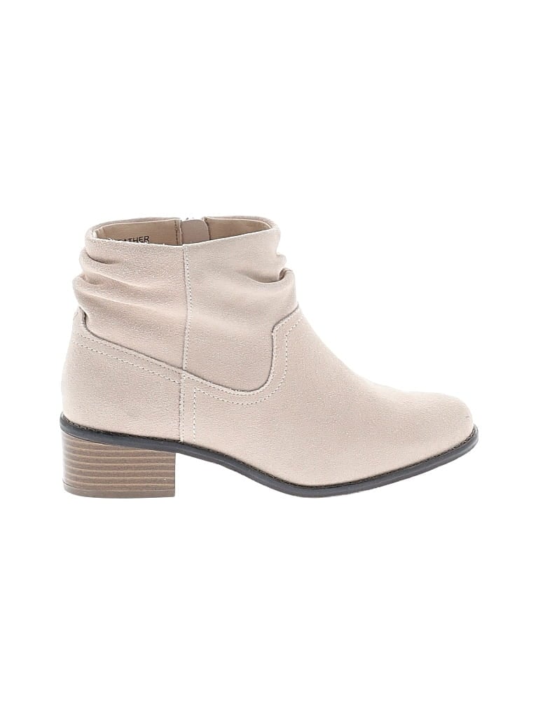 Pre-owned Vionic Ankle Boots In Ivory