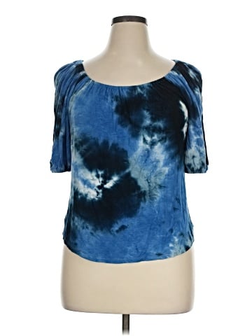 Karen Kane Short Sleeve Top (view 1)