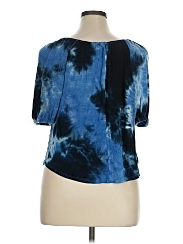 Karen Kane Short Sleeve Top (view 2)