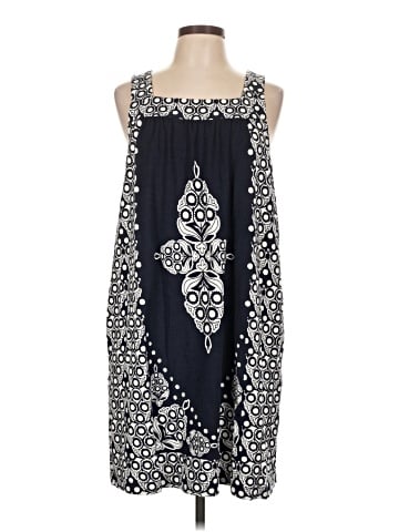 Crown & Ivy Casual Dress (view 1)