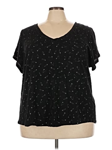 Torrid Short Sleeve T-Shirt (view 1)