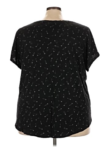 Torrid Short Sleeve T-Shirt (view 2)