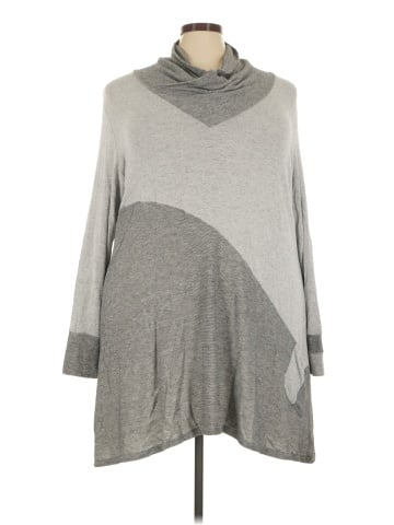 The Pyramid Collection Long Sleeve Top (view 1)