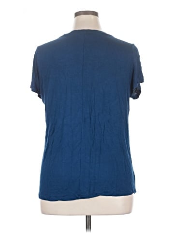 Lane Bryant Short Sleeve T-Shirt (view 2)