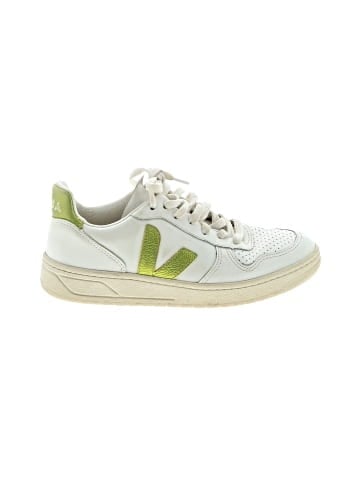 VEJA Sneakers (view 1)
