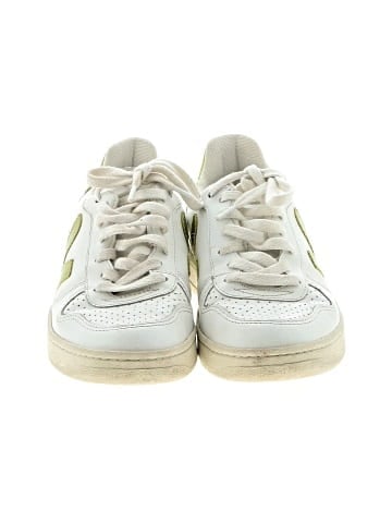 VEJA Sneakers (view 2)