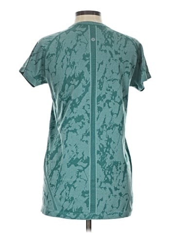 Lululemon Athletica Short Sleeve T-Shirt (view 2)