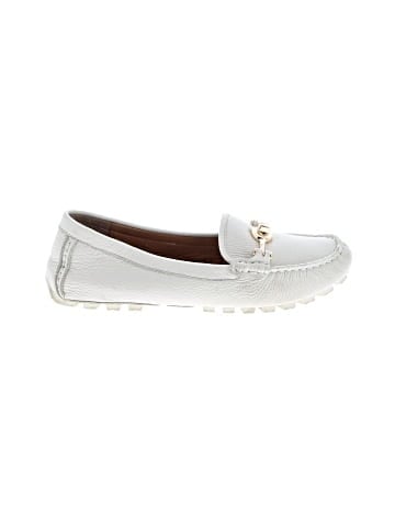 Coach Flats (view 1)
