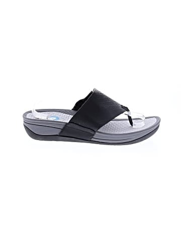 Baretraps Flip Flops (view 1)