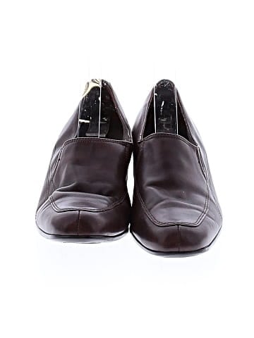 Munro American Heels (view 2)
