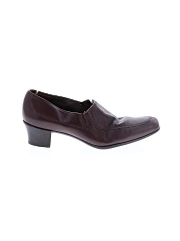 Munro American Heels (view 1)