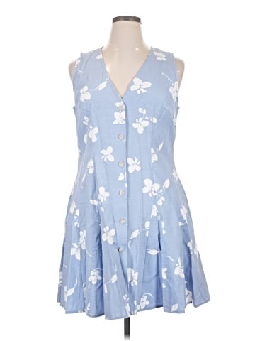 Universal Thread Casual Dress (view 1)
