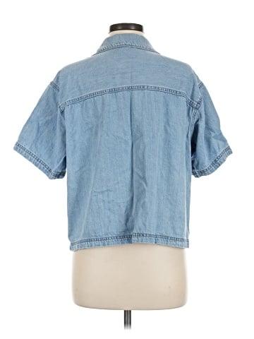 Universal Thread Short Sleeve Button-Down Shirt (view 2)
