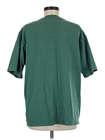 Uniqlo Short Sleeve T-Shirt (view 2)