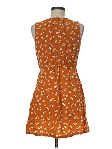 Old Navy Casual Dress (view 2)