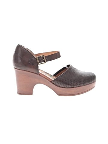 BOC Heels (view 1)