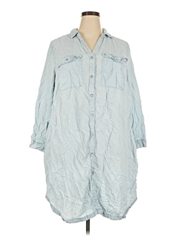 Terra & Sky 3/4 Sleeve Button-Down Shirt (view 1)