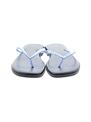 Gap Flip Flops (view 2)