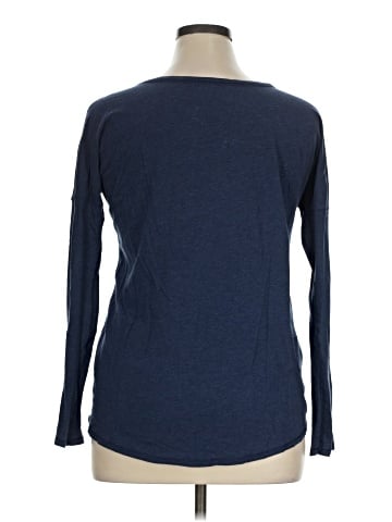 Lululemon Athletica Long Sleeve T-Shirt (view 2)