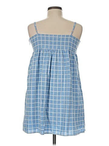 Urban Outfitters Casual Dress (view 2)