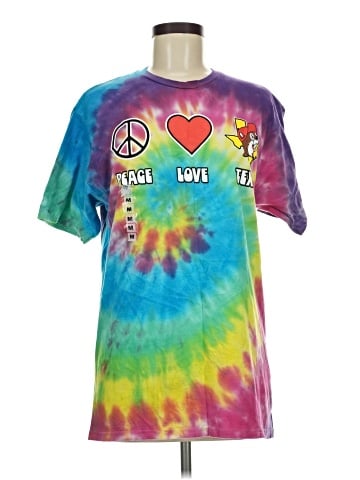 Buc-ees Short Sleeve T-Shirt (view 1)