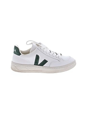 VEJA Sneakers (view 1)