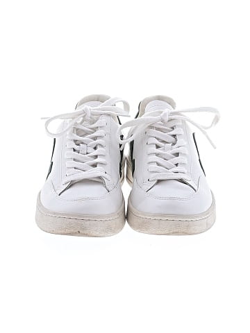 VEJA Sneakers (view 2)