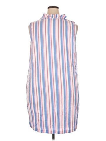 Crown & Ivy Casual Dress (view 2)