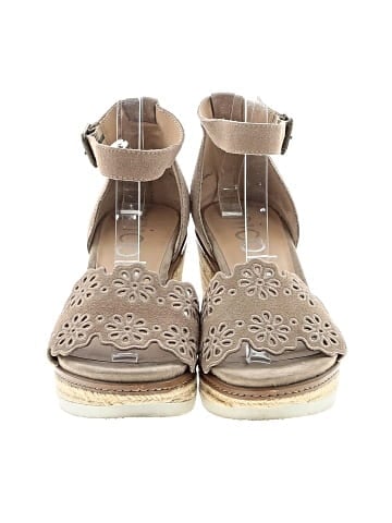 Nicole Wedges (view 2)
