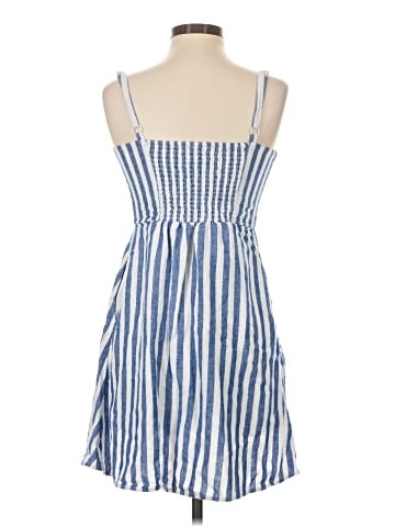 Old Navy Casual Dress (view 2)