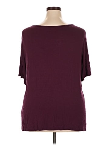 BLOOMCHIC Short Sleeve T-Shirt (view 2)