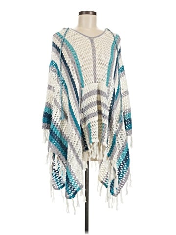 Lovestitch Poncho (view 1)