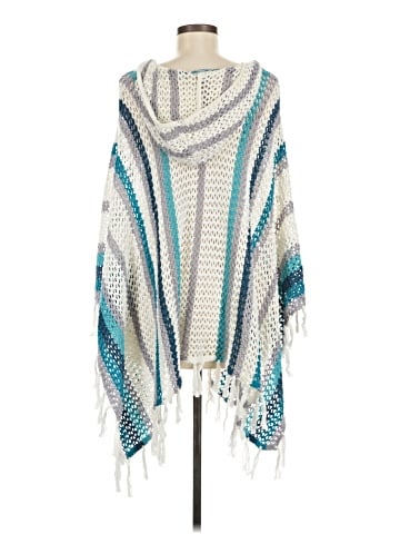 Lovestitch Poncho (view 2)