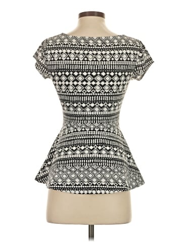Deletta Short Sleeve T-Shirt (view 2)