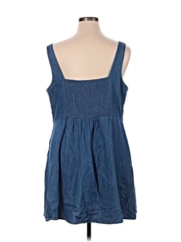 Old Navy Casual Dress (view 2)