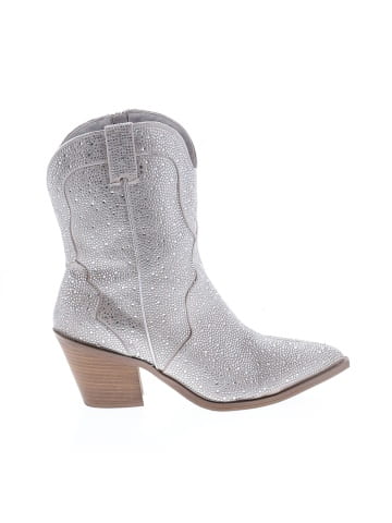 Universal Thread Boots (view 1)