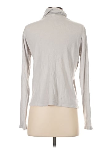 Uniqlo Turtleneck Sweater (view 2)