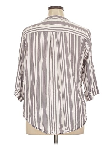 Torrid 3/4 Sleeve Button-Down Shirt (view 2)