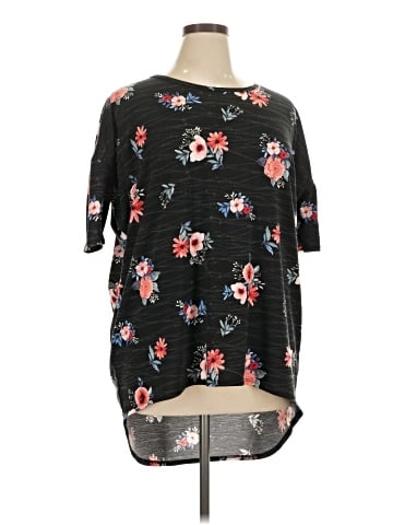 Lularoe 3/4 Sleeve T-Shirt (view 1)