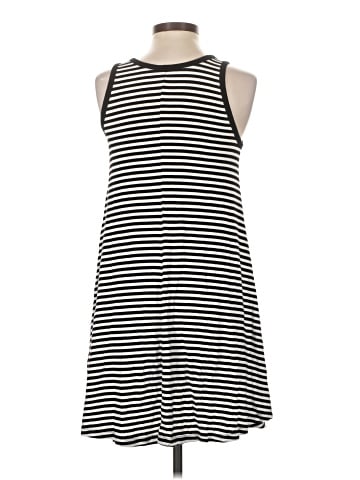 Old Navy Casual Dress (view 2)