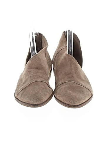 Crown Vintage Flats (view 2)